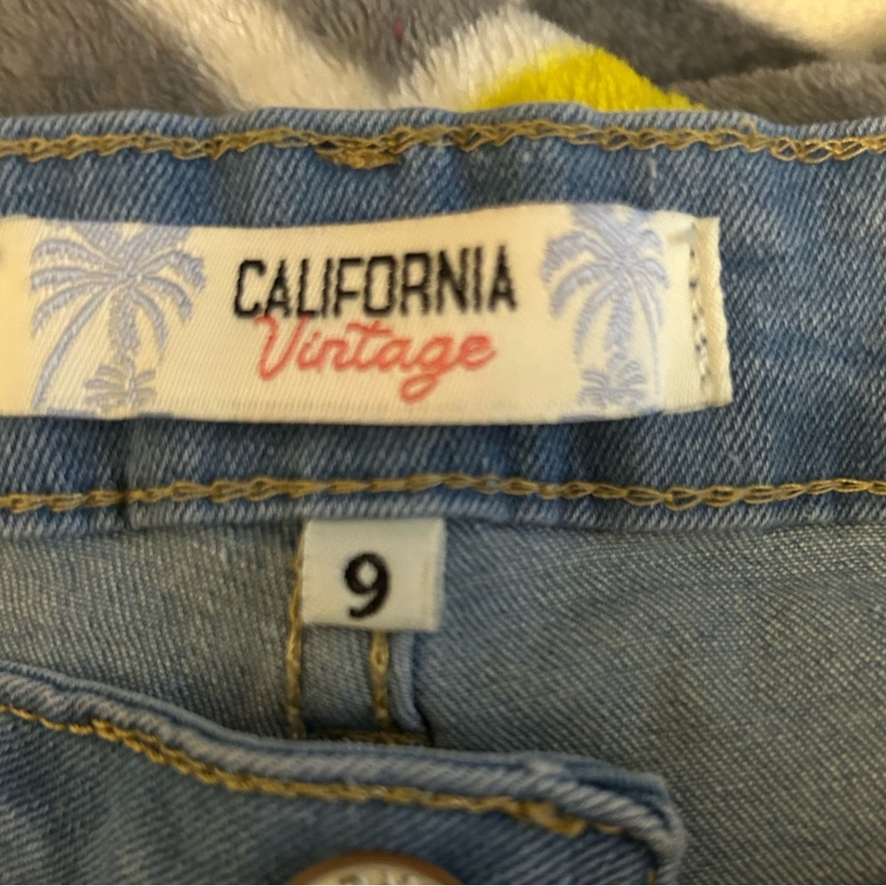 Jean Shorts - Picture 2 of 3